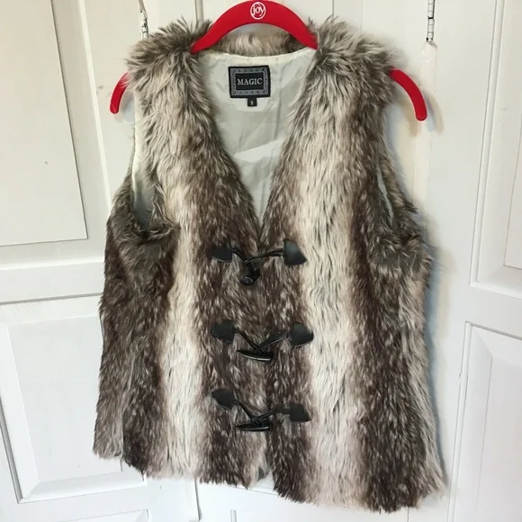 Magic Faux Fur Vest - Picture 6 of 8